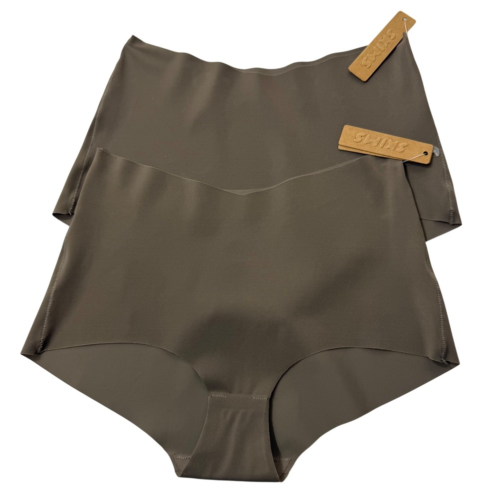 SKIMS Naked Dipped Boy Short Lot of 2‎ Carbon XXS